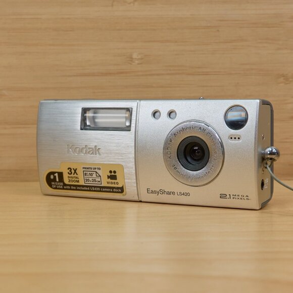 Vintage Kodak Easyshare LS420 2.1 MP Digital Camera, Silver, with original case - Picture 4 of 9
